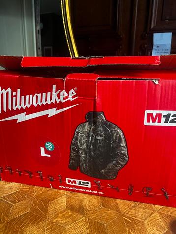 Milwaukee M12 Verwarmde Jas – Maat L – Nieuw beschikbaar voor biedingen