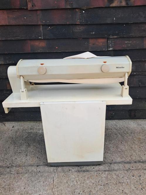 Miele mangeldoek / strijkmachine (mangelpers), Elektronische apparatuur, Strijkijzers en Strijkplanken, Gebruikt, Ophalen