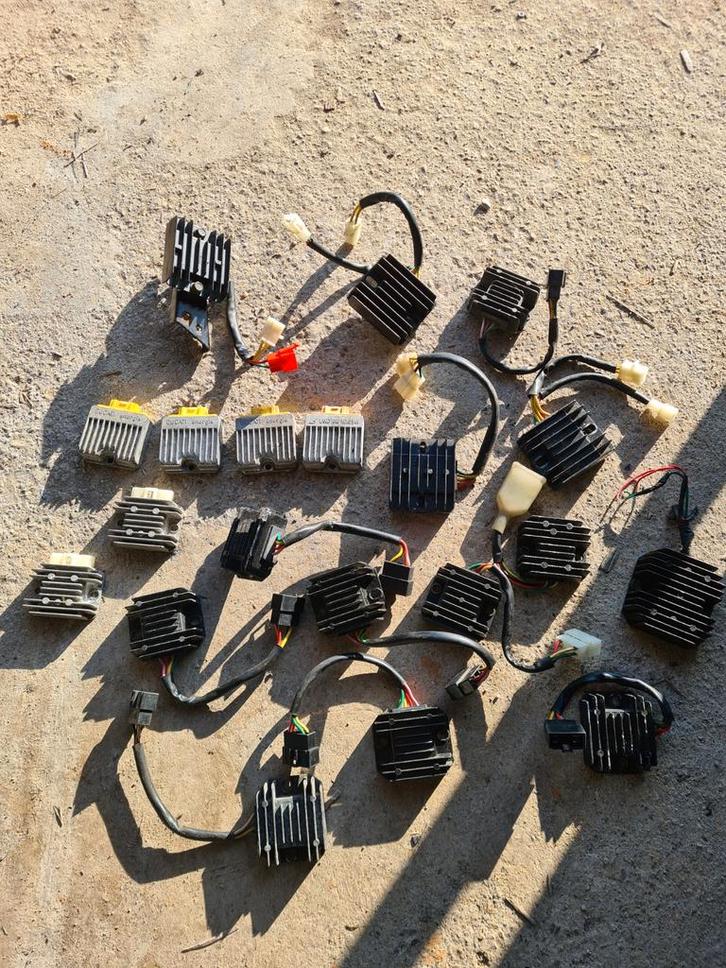 Régulateur de tension divers, scooter 50cc, tous modèles, ma, Vélos & Vélomoteurs, Pièces de cyclomoteur | Général, Enlèvement ou Envoi