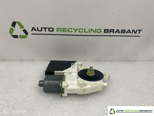 Raammotor Links Voor Volkswagen Tiguan 5N0959701D, Auto-onderdelen, Ruiten en Toebehoren, Volkswagen, Gebruikt, Ophalen of Verzenden