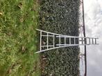 Solide ladder, Doe-het-zelf en Bouw, Ladders en Trappen, Ophalen, Zo goed als nieuw, Ladder
