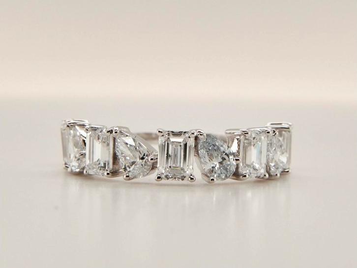 Te koop: prachtige 14 karaat witgouden labo-diamant ring, Handtassen en Accessoires, Ringen, Ophalen