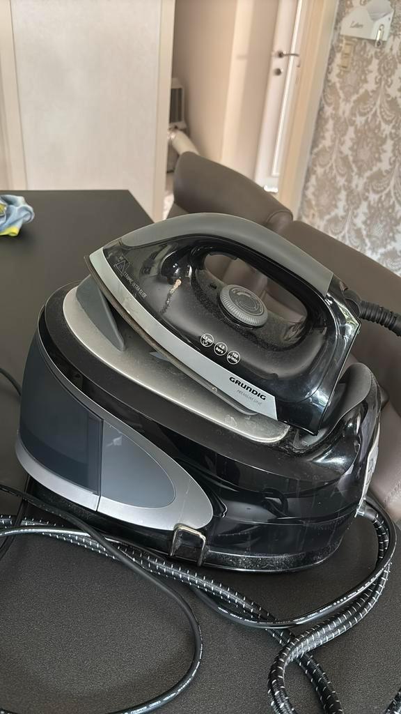 Stoomstrijkijzer Grundig zeer goede staat, Elektronische apparatuur, Strijkijzers en Strijkplanken, Gebruikt, Strijkijzer met snoer