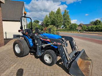 Solis 26 pk minitractor met voorlader 222 uur beschikbaar voor biedingen