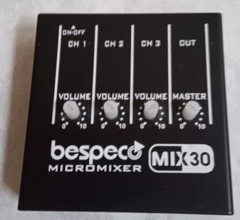 Mixer op batterijen, Muziek en Instrumenten, Mengpanelen, Zo goed als nieuw, Ophalen of Verzenden