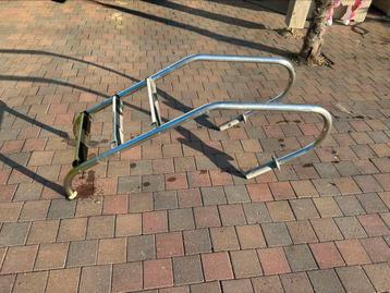 Inox zwembad trap. beschikbaar voor biedingen