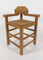 Brutalist design hoekstoel/kruk –Riet  Hout, Uniek Rugdetail, Ophalen, Bruin, Zo goed als nieuw, Brutalist modern design