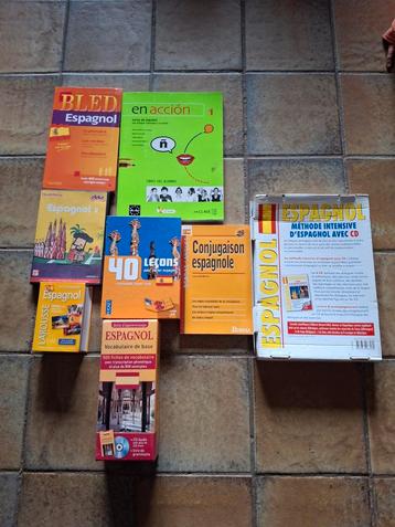 livres espagnols, dictionnaire, conjugaison..bescherelle beschikbaar voor biedingen