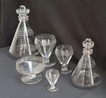 Ensemble de 43 verres à boire Jugendstil.