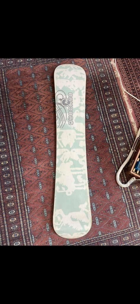 Snowboard 154 met gratis bindingen, Sport en Fitness, Snowboarden, Zo goed als nieuw, Bindingen, Ophalen