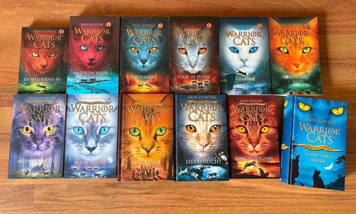 Warrior Cats serie 1 en 2 en supereditie, Boeken, Fantasy, Zo goed als nieuw, Ophalen