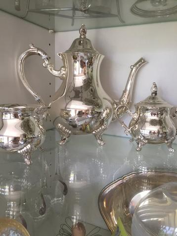Oneida koffieservies  beschikbaar voor biedingen