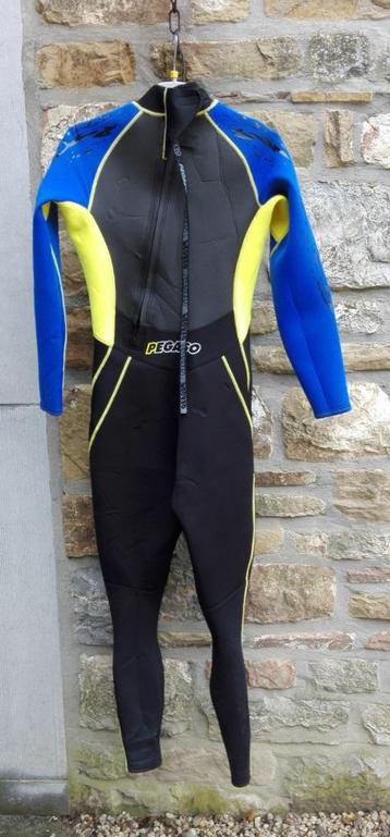 combinaison de plongée taille adulte beschikbaar voor biedingen
