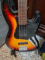 Harley benton fretless bass met flatwound snaren, Muziek en Instrumenten, Snaarinstrumenten | Gitaren | Bas, Ophalen, Zo goed als nieuw