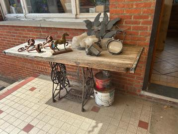 bijzet tafel / side table / planten tafel beschikbaar voor biedingen