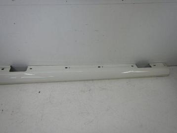 Mercedes-Benz B-Klasse W246 Sideskirt Links A2466901340 beschikbaar voor biedingen