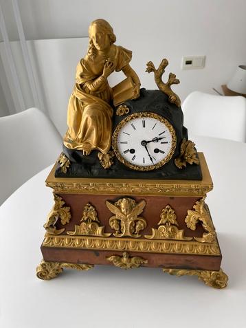 Pendule brons- doree beschikbaar voor biedingen