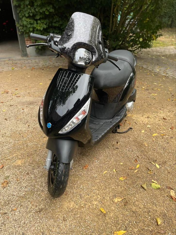 Piaggio zip iget b klasse, Fietsen en Brommers, Scooters | Piaggio, Zo goed als nieuw, Zip, Klasse B (45 km/u), Benzine, Ophalen