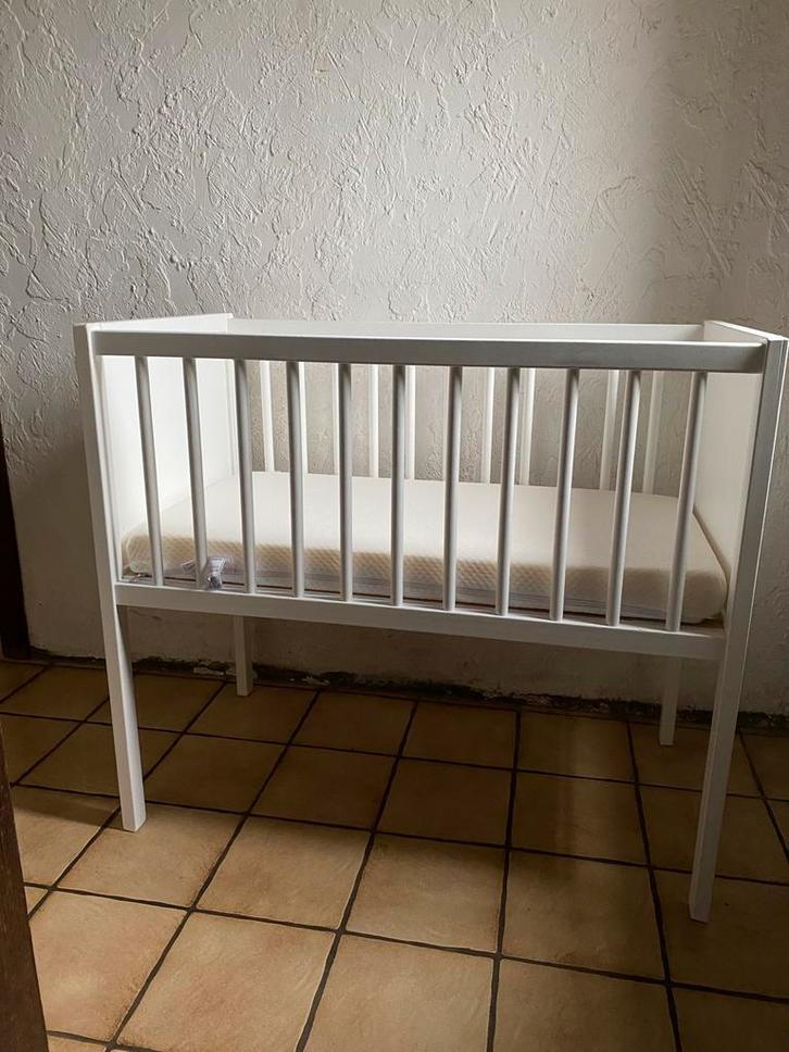 Babybed Bopita Floris 60x120 cm + matras, Kinderen en Baby's, Babywiegjes en Ledikanten, Zo goed als nieuw, Ledikant, Ophalen