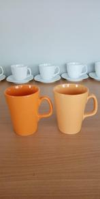 tasses en céramique 2 différentes orange, Comme neuf, Tasse(s) et/ou soucoupe(s), Autres styles, Céramique