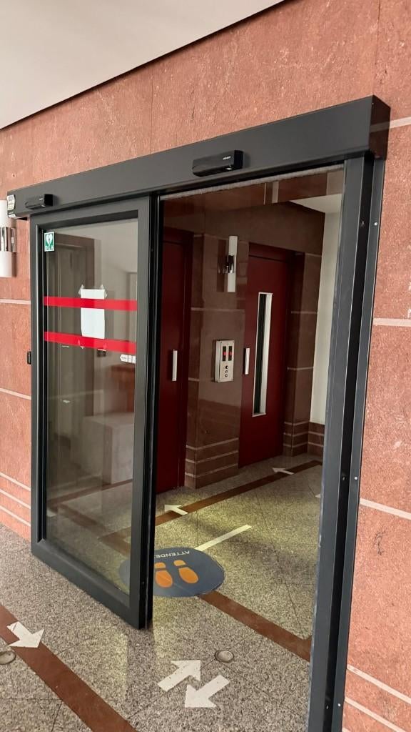 Porte automatique, Bricolage & Construction, Châssis & Portes coulissantes, Aluminium, Comme neuf, Baie vitrée coulissante, Enlèvement