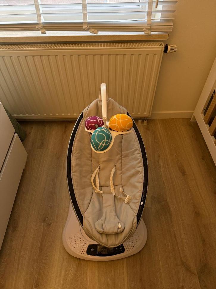 Mamaroo 4moms, Kinderen en Baby's, Wipstoeltjes, Zo goed als nieuw, Schommelstoel, Overige merken, Met gordel(s) of riempje(s)