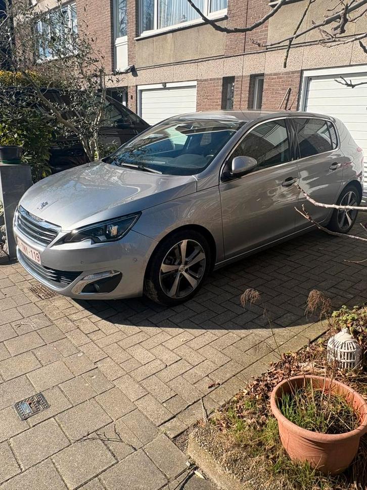 Peugeot 308 automatique, Autos, Peugeot, Particulier, Essence, Euro 6, Hatchback, 5 portes, Automatique, Argent ou Gris, Entretenue par le concessionnaire