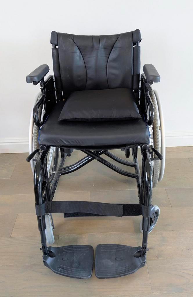 Küschall compact rolstoel perfecte staat, Diversen, Rolstoelen, Zo goed als nieuw, Ophalen