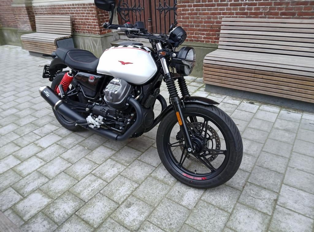 Moto Guzzi V7 Stone Ten, Motoren, Bedrijf