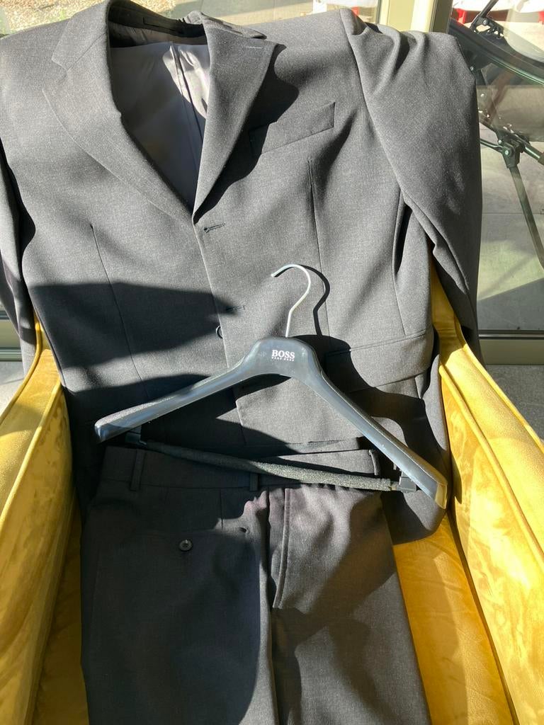 Herenkostuum, merk Boss, maat 50, antraciet, Vêtements | Hommes, Costumes & Vestes, Enlèvement ou Envoi, Comme neuf, Taille 48/50 (M)