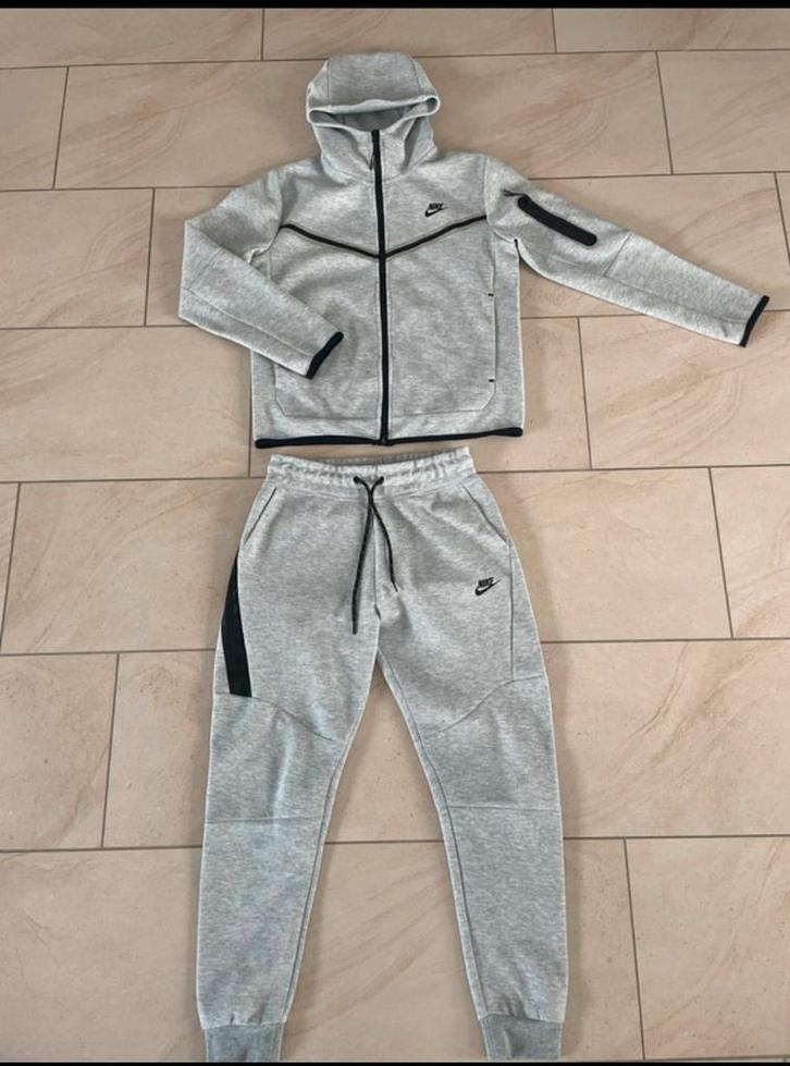 Nike tech grijs, Kleding | Heren, Sportkleding, Zo goed als nieuw, Grijs, Ophalen of Verzenden