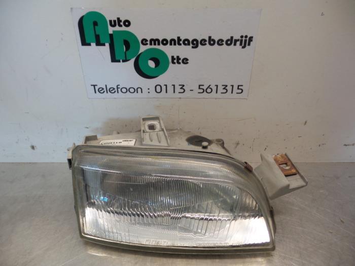 Phare droit d'un Fiat Punto (Punto 94-), Autos : Pièces & Accessoires, Éclairage, Fiat, Utilisé, 3 mois de garantie, Enlèvement ou Envoi