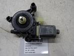 MOTEUR LEVE VITRE ELECTRIQUE AVANT DROIT Skoda (5Q0959802B), Utilisé, Droite, Skoda