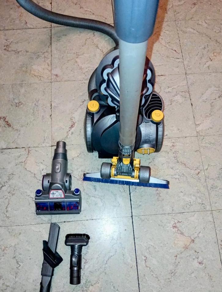 Aspirateur traîneau Dyson dc 08, Electroménager, Aspirateurs, Aspirateur, Enlèvement