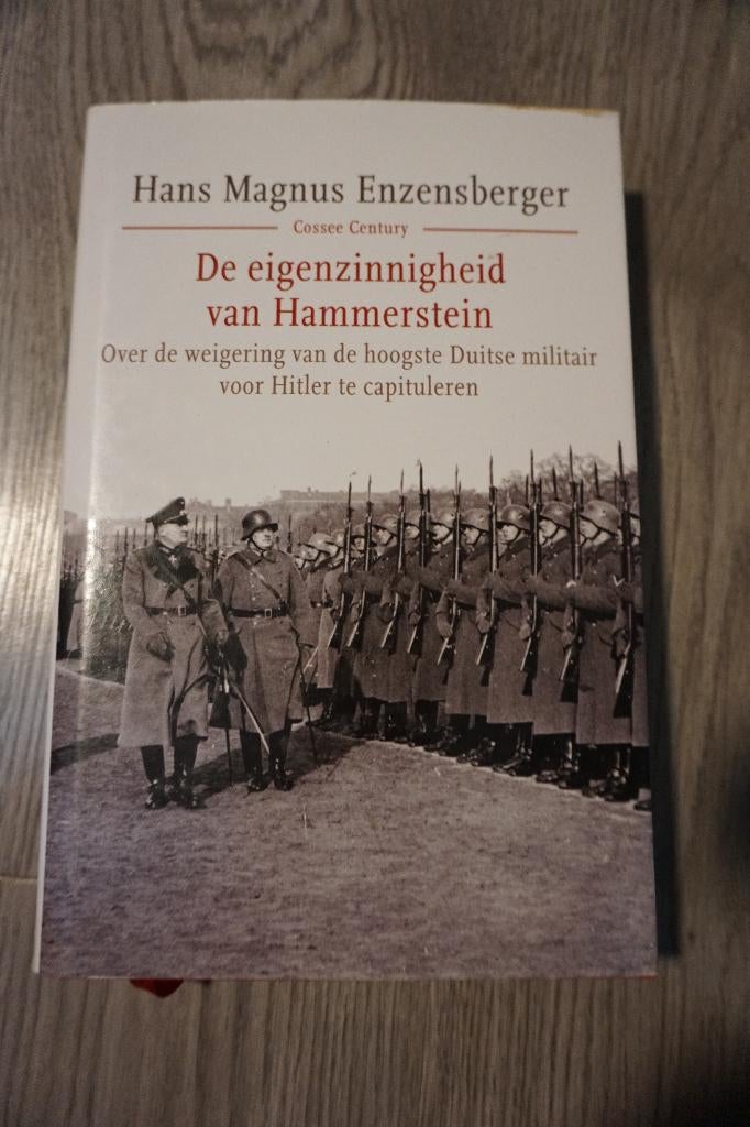 boek oorlog de eigenzinnigheid van hammerstein - 303 blz, Boeken, Oorlog en Militair, Tweede Wereldoorlog, Ophalen of Verzenden