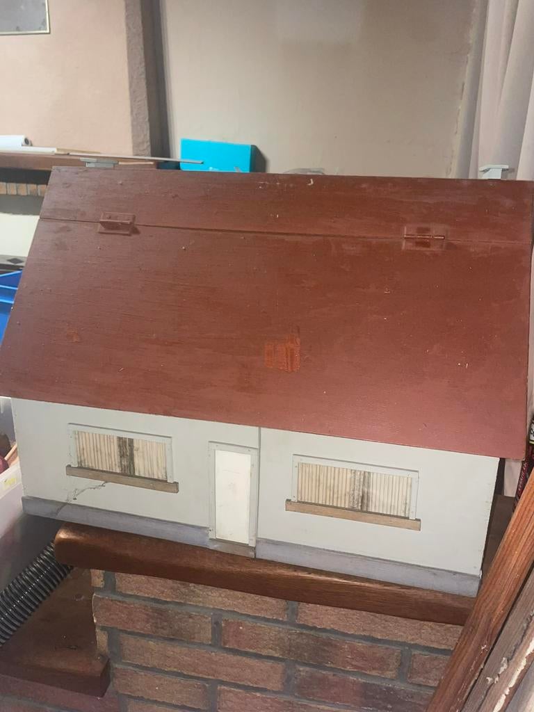 Maison de poupée ancienne, Enlèvement ou Envoi, Utilisé