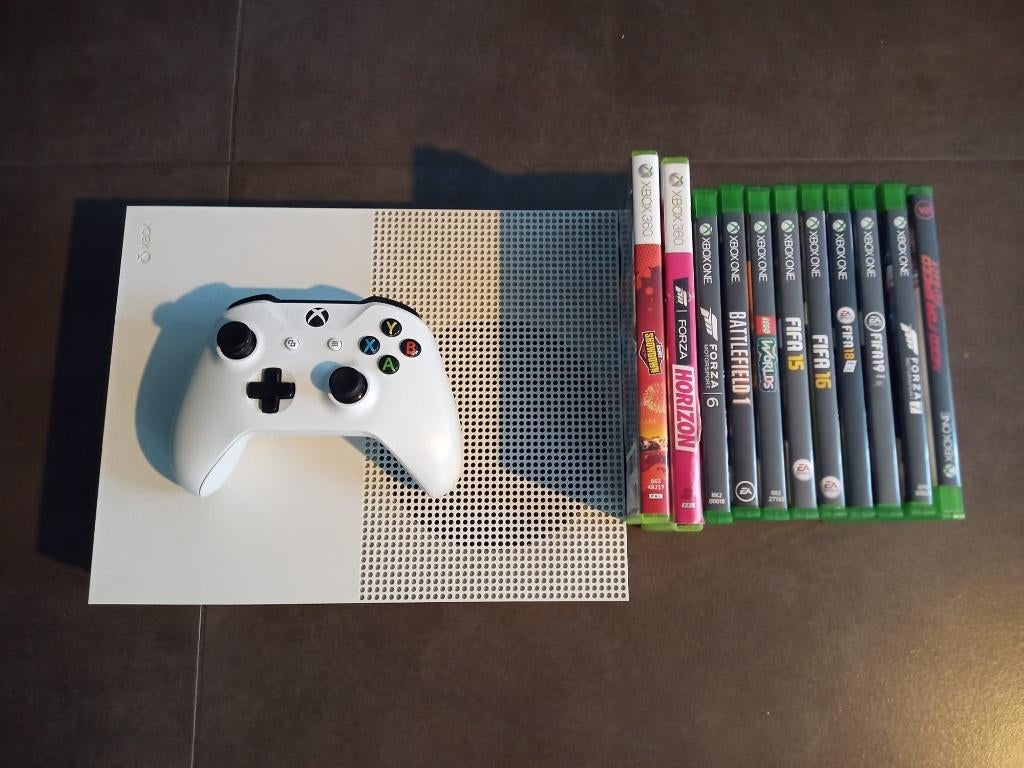 Xbox One S 1TB - Zo goed als nieuw + Games & Controller, Games en Spelcomputers, Games | Xbox One, Ophalen, Zo goed als nieuw
