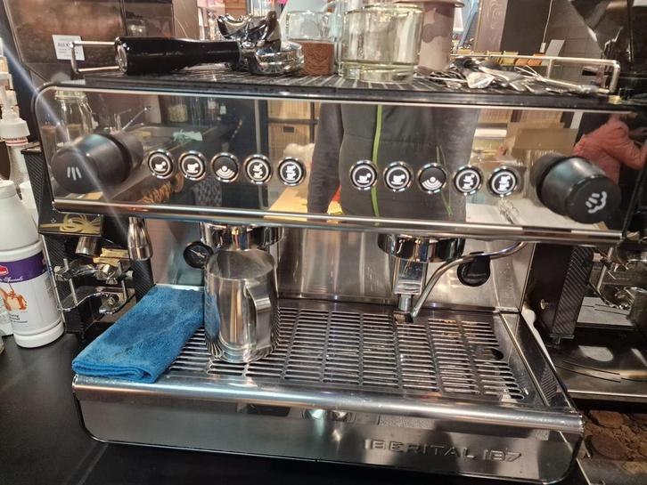 Koffiemachine Iberital IB7 Compact 2GR zwart, Zakelijke goederen, Horeca | Keukenapparatuur, Koffie en Espresso, Gebruikt, Ophalen