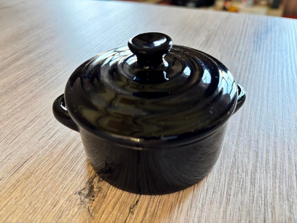 2 Kleine potjes zwart, Maison & Meubles, Cuisine | Casseroles & Poêles, Enlèvement, Neuf