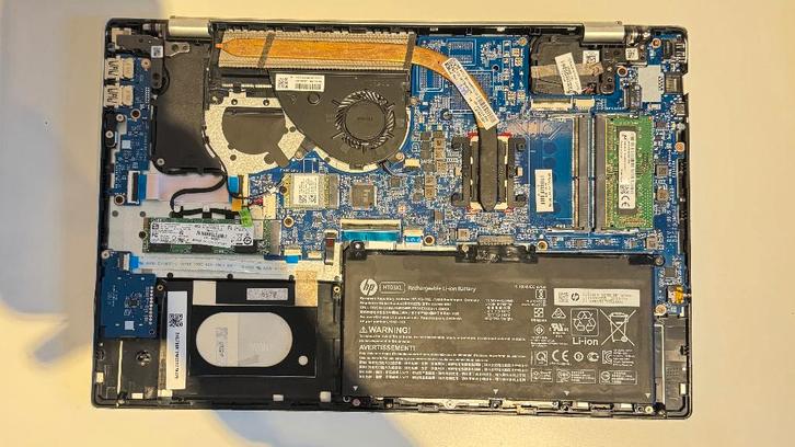 HP Pavilion 15-cs2022nb – Pour pièces ou réparation, Informatique & Logiciels, Ordinateurs portables Windows, Ne fonctionne pas