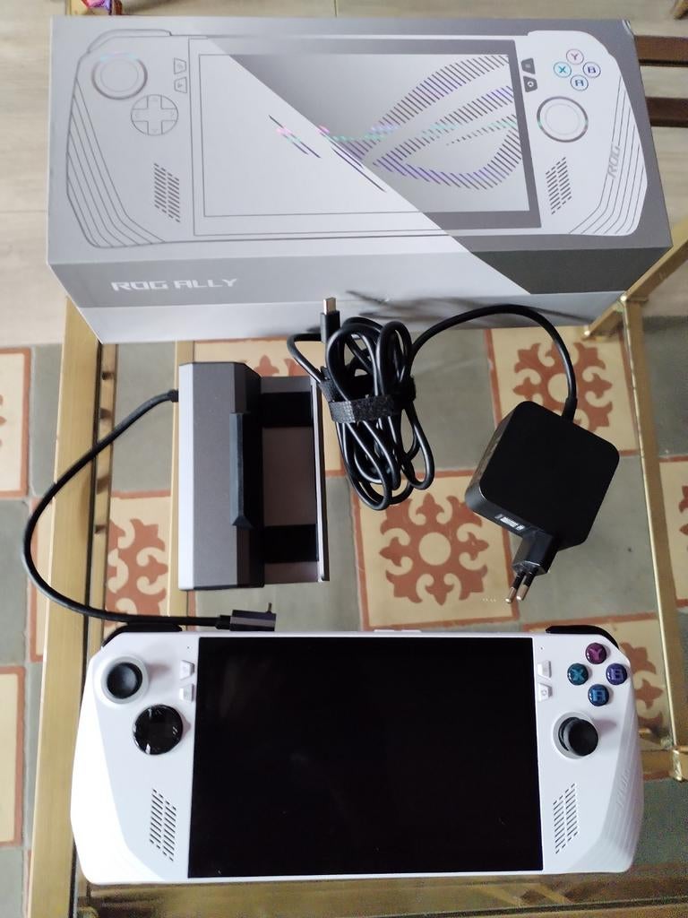 ROG Ally RC71L-NH001W, Consoles de jeu & Jeux vidéo, ASUS, Utilisé