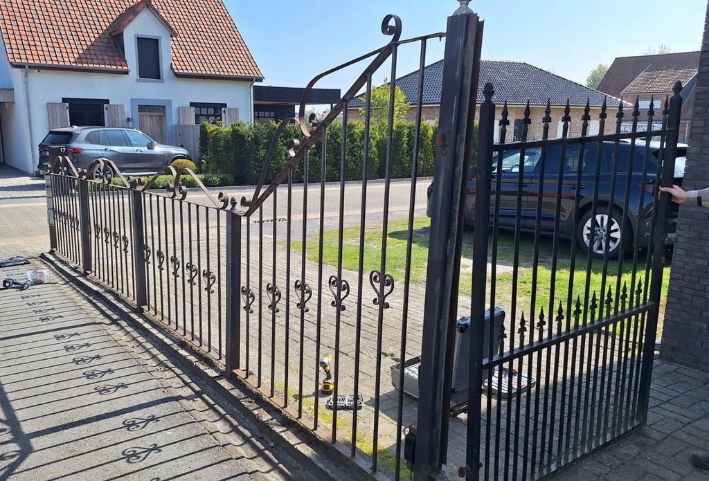 Vast smeedijzer hek 3 lage, 1 overgang, 1 poortveugel, Ophalen