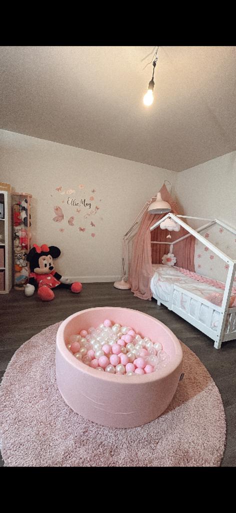 Roze ballenbad + ballen, Kinderen en Baby's, Kinderkamer | Complete kinderkamers, Ophalen, Zo goed als nieuw