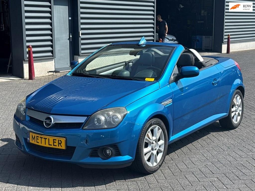 Opel Tigra TwinTop 1.8-16V Cosmo, Airco, NAP, Cabrio, Voorwielaandrijving, Gebruikt, Blauw, 185 g/km