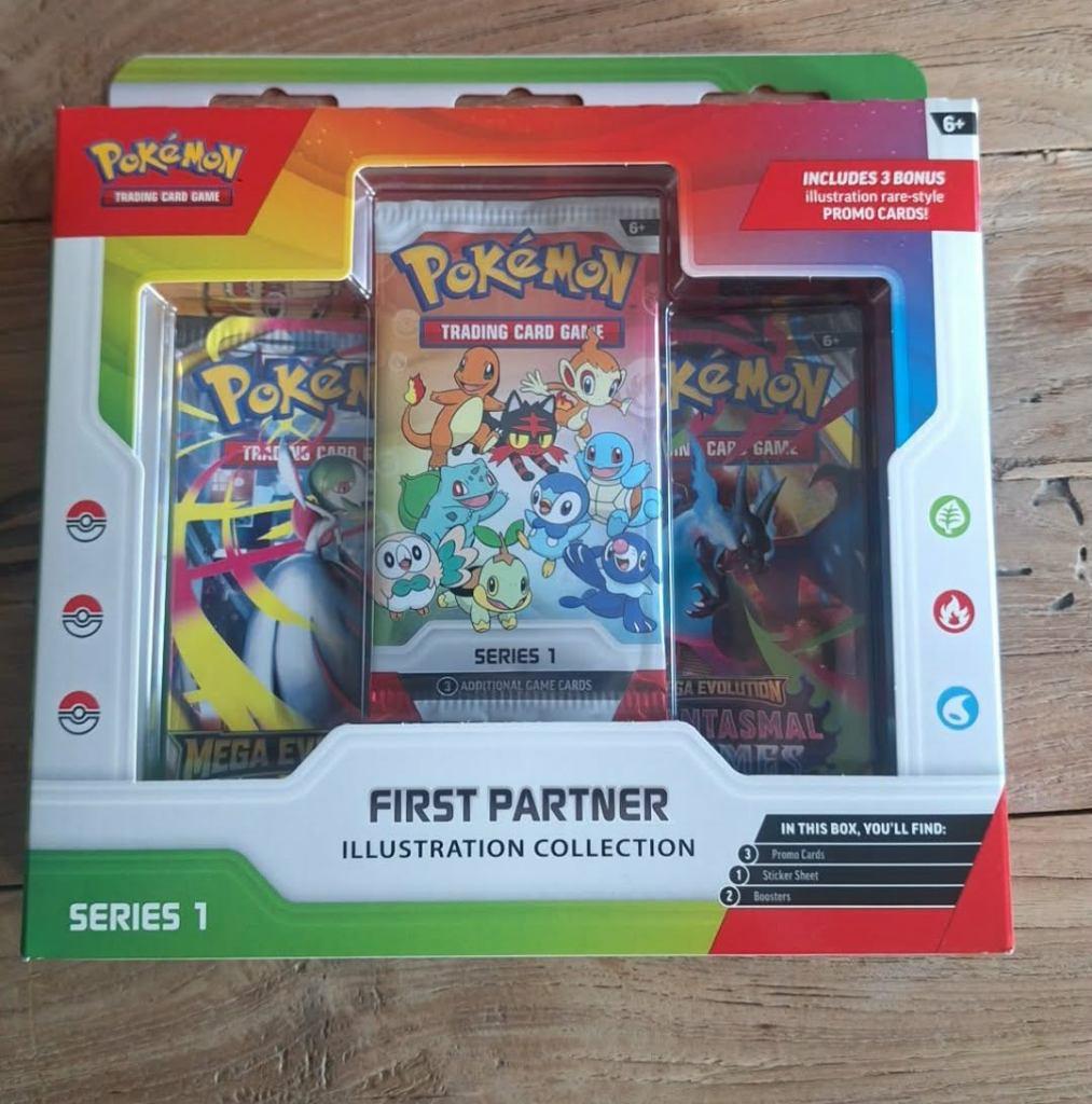 Pokemon First partner illustration collection, Ophalen, Nieuw, Boosterbox, Foil