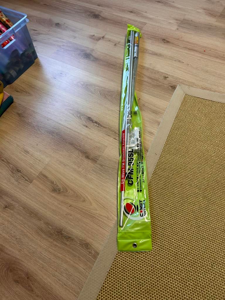 Nouvelle antenne émettrice FM Comet CFM‑95SL, 5/8 ondes, Enlèvement, Neuf, Antenne