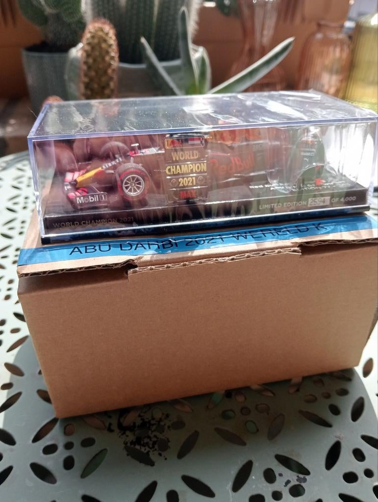 Max verstappen wereldkampioen 2021 Abu Dhabi 1:43 minichamps, Ophalen of Verzenden, MiniChamps