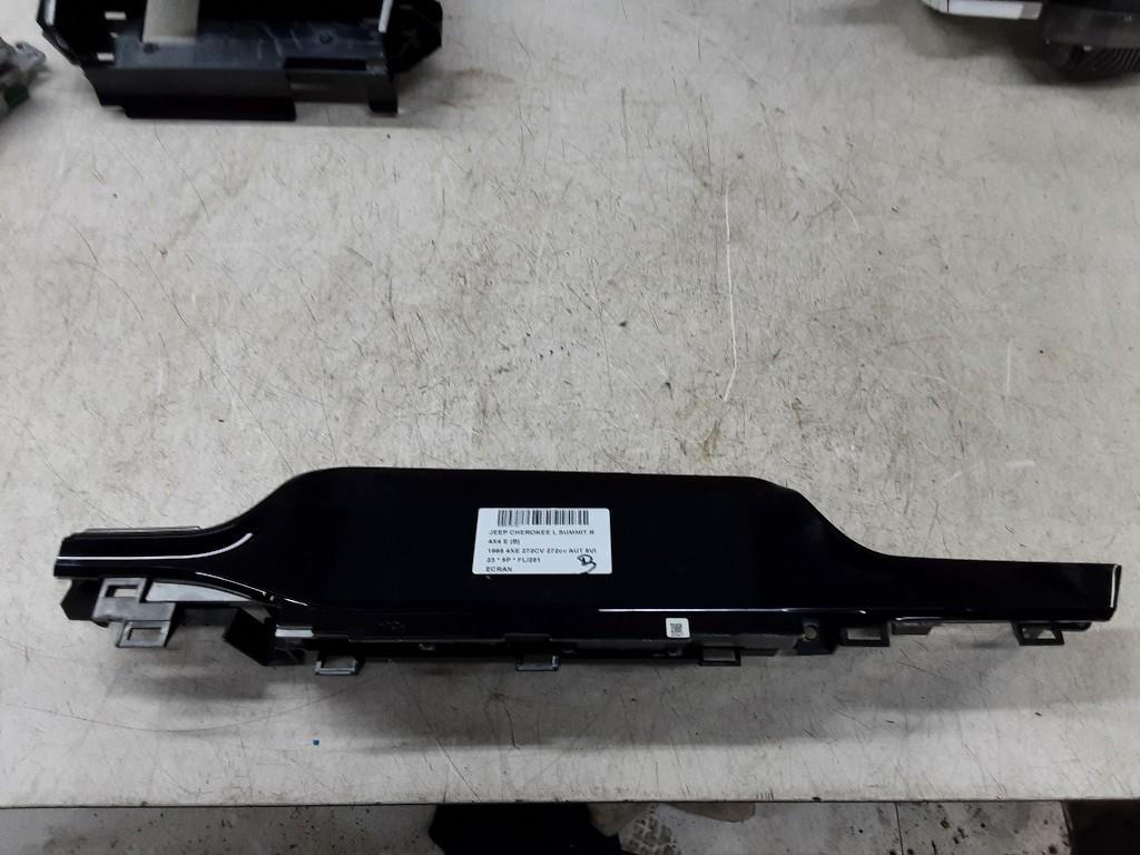 AFFICHEUR / ECRAN Jeep Grand Cherokee L (WL) (68428545AI), Jeep, Mevr. I. Hauben, Utilisé, Rue de l'Espoir 34 34
4030  GRIVEGNÉE, BE