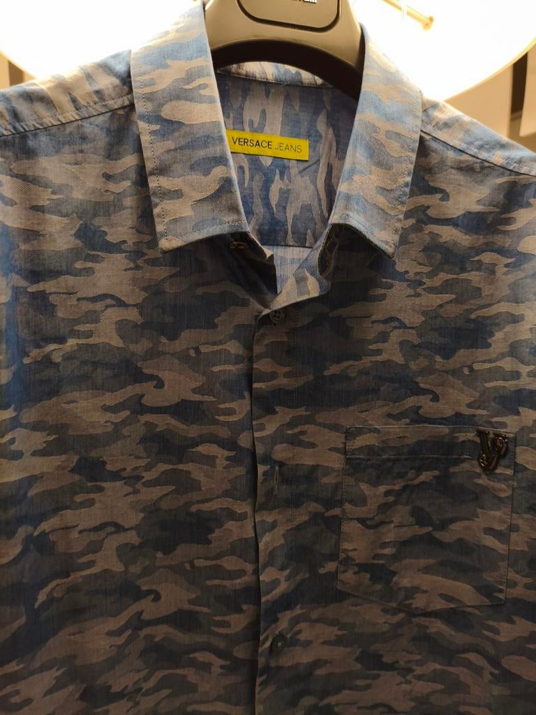 Versace shirt, Vêtements | Hommes, Chemises, Enlèvement