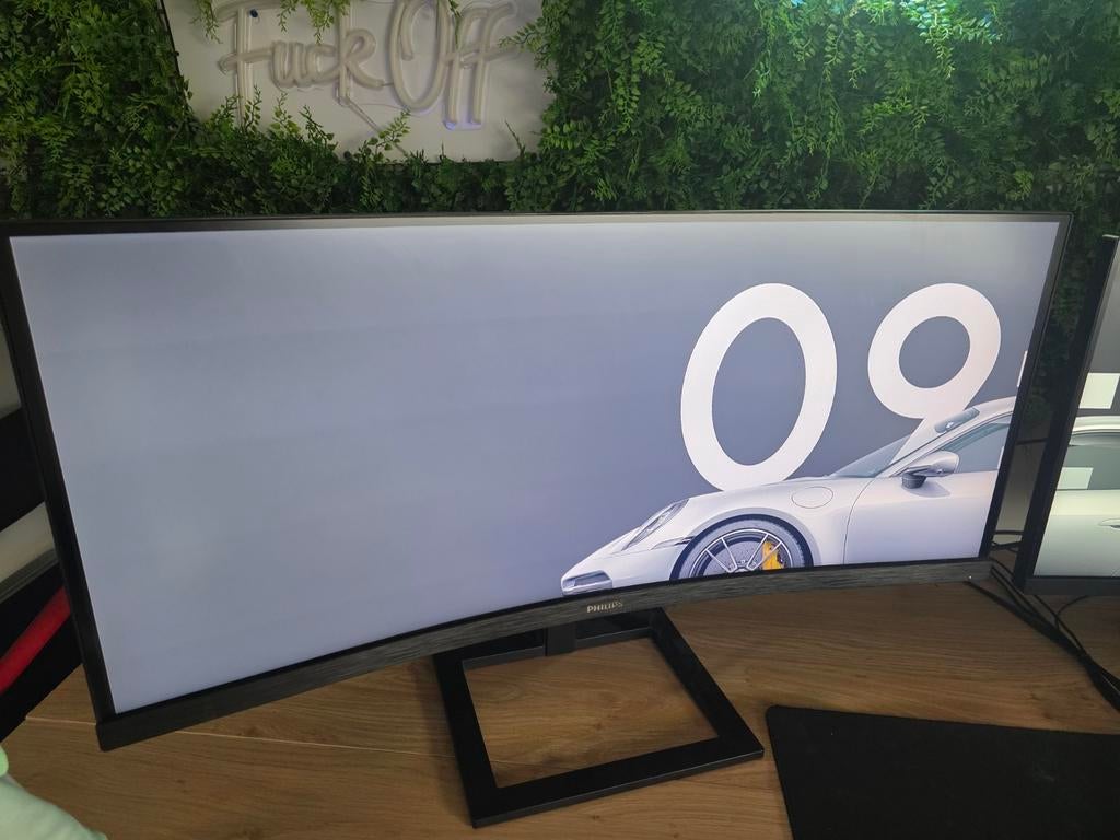 Curved 34" Philips monitor, Ophalen